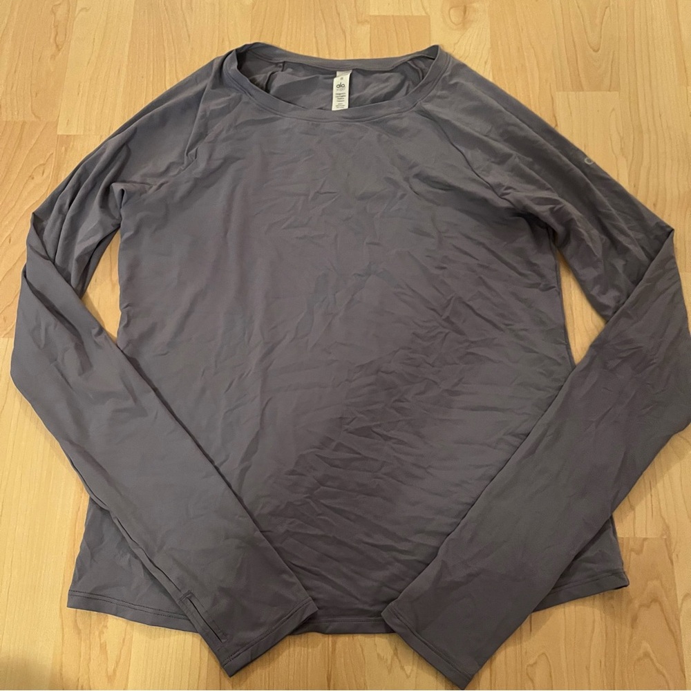 NWOT! Alo Yoga Long-sleeve